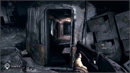 Zbierz wszystkie umieszczone tam przedmioty, a następnie ruszaj dalej w lewo przez zniszczony wagon kolejki - Nadzorca Jones / Ekspansja mutantów (2) | Opis przejścia Rage 1 - Rage - poradnik do gry