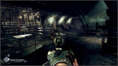 Najlepszym sposobem na ich pokonanie, jest pozostanie za barierką i strzelanie w momencie gdy mutant przez nią przechodzi - Kanały przy Arce | Zadania Poboczne w Rage 1 - Rage - poradnik do gry