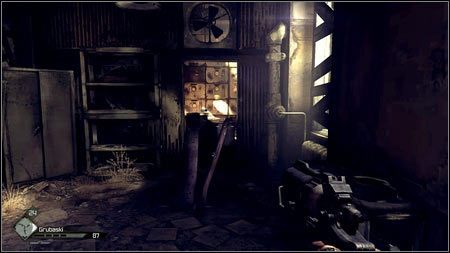 Po wejściu do środka, przejdź przez dziurę w ścianie, a następnie zejdź po drabinie na niższe piętro - Łowca nagród | Zadania Poboczne w Rage 1 - Rage - poradnik do gry