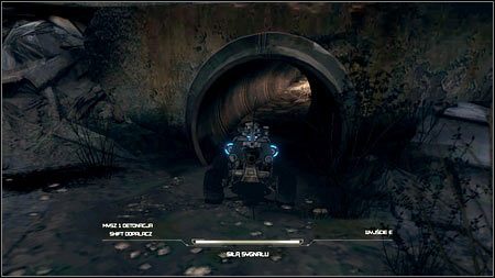 Gdy kolejne szarżujące stwory zginą, użyj bomby zdalnej i wjedź nią do rury, z której nadchodzili przeciwnicy - Pustkowia (2) | Karty kolekcjonerskie w Rage 1 - Rage - poradnik do gry