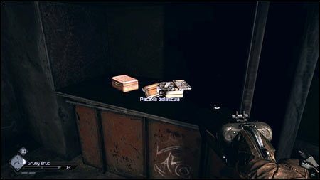 Po drugiej stronie z prawej znajdziesz poszukiwaną kartę oraz paczkę żelastwa - Pustkowia (3) | Karty kolekcjonerskie w Rage 1 - Rage - poradnik do gry