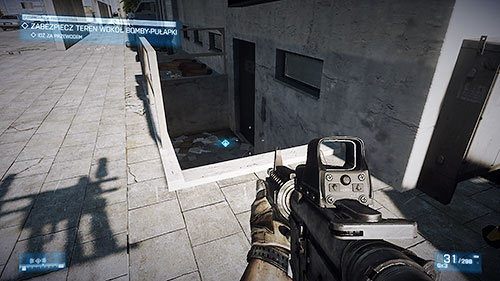 Po wyjściu na otwarte powietrze, zaczekaj na pojawienie się kolejnego znacznika przemieść się - Misja 2- Operacja Łamacz Mieczy | Kampania | Battlefield 3 - Battlefield 3 - poradnik do gry