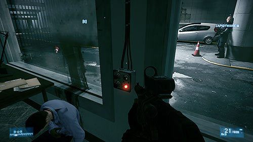 Po scenie wprowadzającej znajdziesz się na parkingu - Misja 6- Towarzysze | Kampania | Battlefield 3 - Battlefield 3 - poradnik do gry