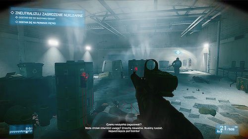 Po przejściu przez garaże dostaniesz się do pomieszczenia za zamkniętymi drzwiami, w którym przeciwnicy wypuścili gaz - Misja 6- Towarzysze | Kampania | Battlefield 3 - Battlefield 3 - poradnik do gry