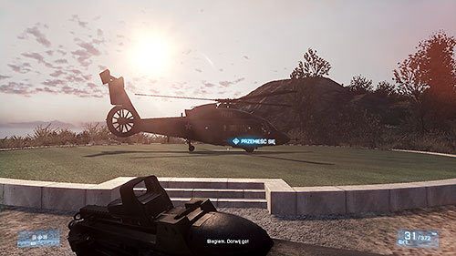Po wyjściu z budynku biegnij sprintem w stronę śmigłowca, inaczej Kafarow ucieknie - Misja 11- Kafarow | Kampania | Battlefield 3 - Battlefield 3 - poradnik do gry