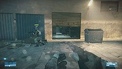 UWAGA: Po wyjściu na ulicę pod żadnym pozorem nie cofajcie się do bramy garażowej przez którą przeszliście - Misja 3- Ewakuacja | Kooperacja | Battlefield 3 - Battlefield 3 - poradnik do gry