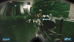 Po rozbrojeniu bomby upewnijcie się, czy jesteście obaj w jednym kawałku i uzupełnijcie zapasy amunicji w pobliskiej skrzyni - Misja 6- Ostatni Dzwonek | Kooperacja | Battlefield 3 - Battlefield 3 - poradnik do gry