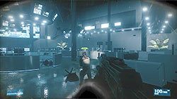 Za skrzynią znajdziecie się w wąskim korytarzu z białymi drzwiami, za którymi znajduje się centralne pomieszczenie giełdy - Misja 6- Ostatni Dzwonek | Kooperacja | Battlefield 3 - Battlefield 3 - poradnik do gry