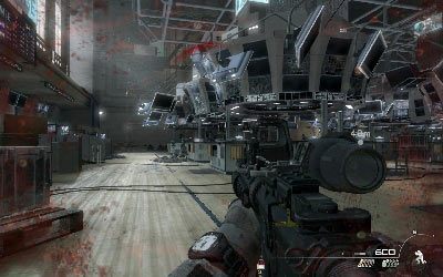 Wejdź na górę po schodach i rozpraw się ze wszystkimi wrogami, znajdującymi się w rozległej sali z komputerami - I- Black Tuesday | Opis przejścia gry | Call of Duty Modern Warfare 3 - Call of Duty: Modern Warfare 3 - opis przejścia i operacje specjalne - poradnik do gry