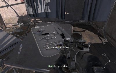 Zacznij od odparcia wrogich oddziałów wdzierających się na plac na dole - I- Persona Non Grata | Opis przejścia gry | Call of Duty Modern Warfare 3 - Call of Duty: Modern Warfare 3 - opis przejścia i operacje specjalne - poradnik do gry