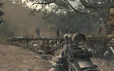 W kolejnym fragmencie czeka cię trochę czołgania i omijania patroli - I- Back on the Grid | Opis przejścia gry | Call of Duty Modern Warfare 3 - Call of Duty: Modern Warfare 3 - opis przejścia i operacje specjalne - poradnik do gry