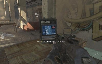 Po oczyszczeniu budynku wejdź do środka i podejdź do stolika z lewej stojącego na drugim końcu kościoła - I- Back on the Grid | Opis przejścia gry | Call of Duty Modern Warfare 3 - Call of Duty: Modern Warfare 3 - opis przejścia i operacje specjalne - poradnik do gry