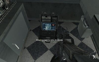 Wkrótce dotrzesz do pierwszych ruchomych schodów - I- Mind the Gap | Opis przejścia gry | Call of Duty Modern Warfare 3 - Call of Duty: Modern Warfare 3 - opis przejścia i operacje specjalne - poradnik do gry