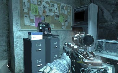 Po wejściu na teren hali skieruj się w lewo - III- Down the Rabbit Hole | Opis przejścia gry | Call of Duty Modern Warfare 3 - Call of Duty: Modern Warfare 3 - opis przejścia i operacje specjalne - poradnik do gry