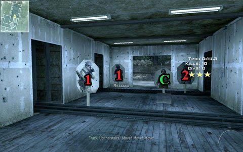 Wbiegnij na szczyt schodów i ustaw się tak, aby jednym strzałem rozprawić się z dwoma tarczami [1] z lewej, potem szybko zestrzel tą z prawej [2] uważając na cywila [C] - Stay Sharp | Operacje Specjalne | Call of Duty Modern Warfare 3 - Call of Duty: Modern Warfare 3 - opis przejścia i operacje specjalne - poradnik do gry