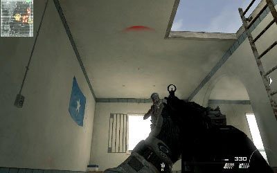 Kiedy znajdziesz się w środku skieruj się na schody z prawej, zabij wszystkich wrogów oraz swój pierwszy cel, który stoi na piętrze - Hit & Run | Operacje Specjalne | Call of Duty Modern Warfare 3 - Call of Duty: Modern Warfare 3 - opis przejścia i operacje specjalne - poradnik do gry