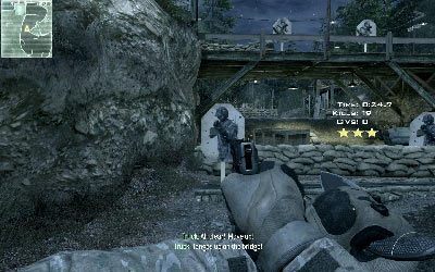 Przebiegnij w prawo, zmień broń na pistolet i zestrzel cztery tarcze (dwie z nich są na górze) i zacznij biec w stronę mety, po drodze rozprawiając się z jeszcze dwoma terrorystami - Charges Set | Operacje Specjalne | Call of Duty Modern Warfare 3 - Call of Duty: Modern Warfare 3 - opis przejścia i operacje specjalne - poradnik do gry