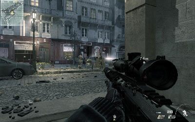 Zejdź schodami na dół i skieruj się do korytarza z prawej, zabijając kolejnego strażnika - Resistance Movement | Operacje Specjalne | Call of Duty Modern Warfare 3 - Call of Duty: Modern Warfare 3 - opis przejścia i operacje specjalne - poradnik do gry