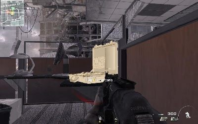 Po dotarciu na miejsce zastrzel wszystkich w pobliżu i zacznij uzbrajać bombę, co zajmie kilka sekund - Little Bros | Operacje Specjalne | Call of Duty Modern Warfare 3 - Call of Duty: Modern Warfare 3 - opis przejścia i operacje specjalne - poradnik do gry