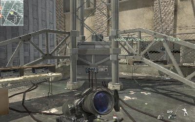 Kiedy sytuacja trochę się uspokoi szybko skieruj się do nadajnika z prawej - Flood the Market | Operacje Specjalne | Call of Duty Modern Warfare 3 - Call of Duty: Modern Warfare 3 - opis przejścia i operacje specjalne - poradnik do gry