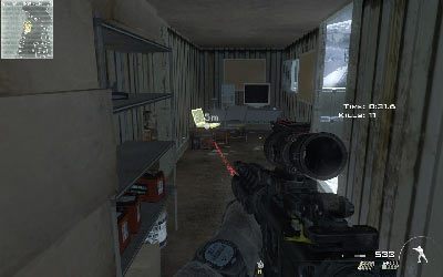 Poczekaj chwilę, aż kompan znów oczyści ci drogę, po czym opuść budynek i zacznij biec w stronę metalowego, piętrowego baraku z prawej - Fire Mission | Operacje Specjalne | Call of Duty Modern Warfare 3 - Call of Duty: Modern Warfare 3 - opis przejścia i operacje specjalne - poradnik do gry