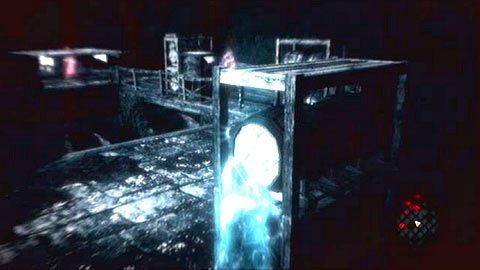 Jak znajdziesz się na szczycie, ponownie uważając na kapitana przekradnij się za skrzynie z prawej - Sekwencja 3 - Lost and Found (6) | Opis przejścia Assassins Creed Revelations - Assassins Creed: Revelations - poradnik do gry