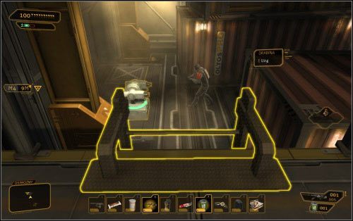 Tam usłyszysz rozmowę ochroniarzy, ale nie skupiaj się na niej tylko prześlizgnij się do drabiny (8) na lewo - Wariant pokojowy - Długa droga do domu - Deus Ex: Human Revolution - The Missing Link - poradnik do gry
