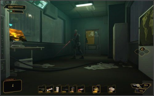 Po uporaniu się z tutejszymi wrogami (albo ich ominięciu), doskocz do drabiny i najlepiej wejdź na dach stróżówki (kod do drzwi to 5359) - Wariant pokojowy - Długa droga do domu - Deus Ex: Human Revolution - The Missing Link - poradnik do gry