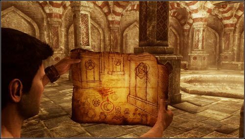 Stajemy na nim i trzymając w rękach mapę (a dokładniej rysunek na jej odwrocie) rozglądamy się po pomieszczeniu by znaleźć trzy kolumny narysowane z tego miejsca, w którym stoimy [1] - Jak rozwiązać zagadki w rozdziale 11 w Uncharted 3 Oszustwo Drakea? - Uncharted 3: Oszustwo Drakea - poradnik do gry