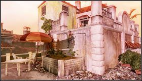 Wybiegamy z pomieszczenia, przebiegamy przez korytarz by znaleźć się w salonie niezadowolonego z naszej wizyty gospodarza - Rozdział 3- Robota na poziomie | Opis przejścia Uncharted 3 Oszustwo Drakea - Uncharted 3: Oszustwo Drakea - poradnik do gry