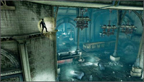 Przeskakujemy w tym czasie na ścianę, podciągamy się i przyklejeni do ściany dochodzimy do zwisających żyrandoli [1] - Rozdział 5- Londyńskie metro | Opis przejścia Uncharted 3 Oszustwo Drakea - Uncharted 3: Oszustwo Drakea - poradnik do gry