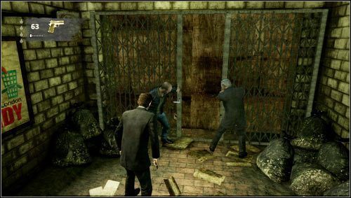 Na szczycie schodów odwracamy się za siebie i zabijamy próbujących nas zaskoczyć przeciwników - Rozdział 5- Londyńskie metro | Opis przejścia Uncharted 3 Oszustwo Drakea - Uncharted 3: Oszustwo Drakea - poradnik do gry