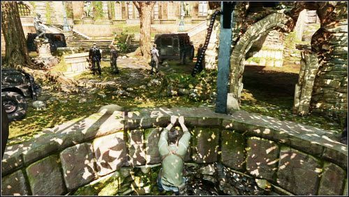 Wychylając się z wnętrza studni spostrzeżemy, że nasza konkurencja również zainteresowała się przeszukiwanym przez nas Chateau [1] - Rozdział 6- Chateau (2) | Opis przejścia Uncharted 3 Oszustwo Drakea - Uncharted 3: Oszustwo Drakea - poradnik do gry