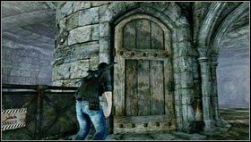 Pod ostrzałem wspinamy się do góry i przeskakujemy na łańcuchy - Rozdział 8- Cytadela (2) | Opis przejścia Uncharted 3 Oszustwo Drakea - Uncharted 3: Oszustwo Drakea - poradnik do gry