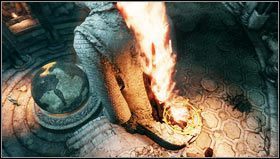 Udajemy się na drugą stronę pomieszczania i wraz z Charliem wychodzimy po schodach po lewej [1] na górę - Rozdział 9- Droga środka | Opis przejścia Uncharted 3 Oszustwo Drakea - Uncharted 3: Oszustwo Drakea - poradnik do gry