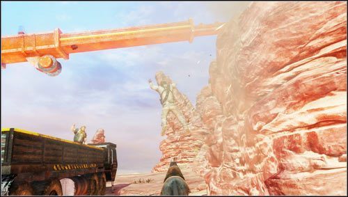 Po krótkiej walce wylądujemy na ramieniu żurawia i zawiśniemy poza pojazdem [1] - Rozdział 20- Karawana | Opis przejścia Uncharted 3 Oszustwo Drakea - Uncharted 3: Oszustwo Drakea - poradnik do gry