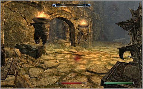 Wyjdź z pomieszczenia i wznów eksplorację katakumb, wybierając południowy korytarz - Przyczajone zło | Questy poboczne w Skyrim - Skyrim - poradnik, mapy, questy