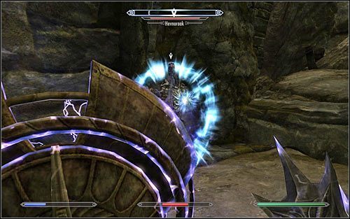 Wstań gdy tylko zauważysz, że Hevnoraak wydostał się z grobu - Przyczajone zło | Questy poboczne w Skyrim - Skyrim - poradnik, mapy, questy