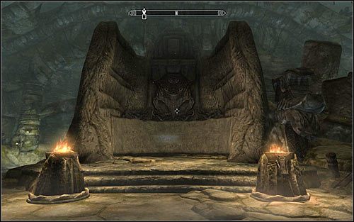 Po dotarciu do nowej sali rozejrzyj się za dużą tablicą (powyższy screen) i zbliż się do niej dzięki czemu poznasz nowe Słowo Mocy - Burza, Wezwanie Burzy - Dotarcie do portalu (2) | Gniazdo Pożeracza Światów | Solucja Skyrim - Skyrim - poradnik, mapy, questy