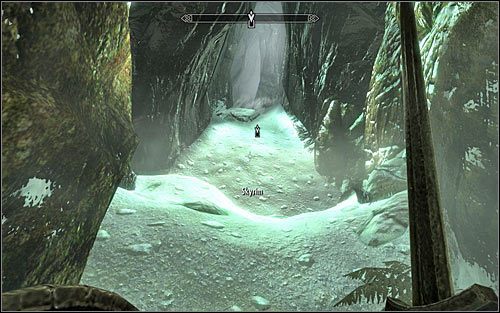 Niezależnie od tego czy ominąłeś niedźwiedzia czy też stoczyłeś z nim pojedynek, po kilku chwilach powinniście dotrzeć do wyjścia na powierzchnię (powyższy screen) - Przeprawa przez twierdzę w towarzystwie Hadvara | Zerwane kajdany | Skyrim - Skyrim - poradnik, mapy, questy