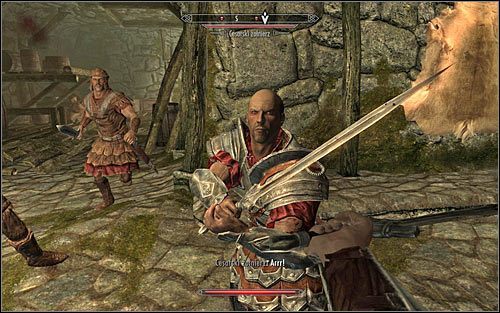 Ruszaj dalej za Ralofem, wybierając zachodnie wyjście z pomieszczenia i następnie schodząc po schodach na niższy poziom - Przeprawa przez twierdzę w towarzystwie Ralofa | Zerwane kajdany | Skyrim - Skyrim - poradnik, mapy, questy