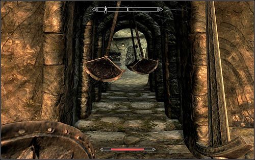 Udaj się na wschód, będąc gotowym do pozbycia się kilku zwykłych draugrów - Wyprawa do Czarnygłazu (2) | Czarnygłaz | Solucja Skyrim - Skyrim - poradnik, mapy, questy