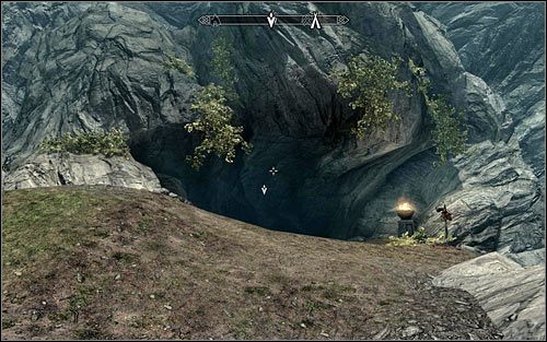 Docelowo musisz dotrzeć do Iglicy Karth, odnajdując dość duże wejście do jaskini (powyższy screen) - Wyprawa do Ściany Alduina | Ściana Alduina | Solucja Skyrim - Skyrim - poradnik, mapy, questy