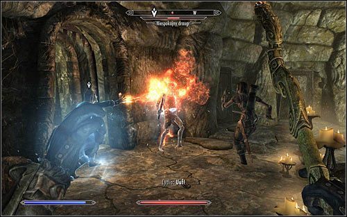 Także i tu czeka Cię bitwa z draugrami, aczkolwiek większość powinny stanowić ich standardowe odmiany - W podziemiach Saarthal (2) | Questy poboczne w Skyrim - Skyrim - poradnik, mapy, questy