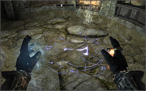 Wyjdź po schodach na górę i skieruj się do południowych drzwi - W podziemiach Saarthal (3) | Questy poboczne w Skyrim - Skyrim - poradnik, mapy, questy