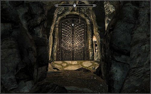 Wybierz teraz zachodnie drzwi (powyższy screen), powracając do wykopalisk Saarthal - W podziemiach Saarthal (3) | Questy poboczne w Skyrim - Skyrim - poradnik, mapy, questy