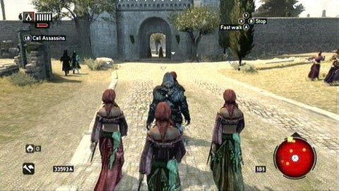Gdy nawiążesz już współpracę z frakcjami, będziesz spotykał na ulicach miasta grupki ich przedstawicieli - Miejskie Frakcje | Kompendium wiedzy w Assassins Creed Revelations - Assassins Creed: Revelations - poradnik do gry