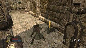 Rozejrzyj się i postaraj się zdjąć wrogich łuczników za pomocą kuszy, jednak będzie to możliwe tylko wtedy, jeśli zbiegli z muru nad bramą - Dzielnice wewnętrzne (1) | Rozdział 1 | Władca Pierścieni Wojna na Północy - Władca Pierścieni: Wojna na Północy - poradnik do gry