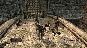 Dopiero teraz skieruj się do bramy (zniszcz dwie beczki pod drewnianą konstrukcją po lewej) - Dzielnice wewnętrzne (2) | Rozdział 1 | Władca Pierścieni Wojna na Północy - Władca Pierścieni: Wojna na Północy - poradnik do gry