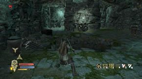 Biegnij szerokim korytarzem niszcząc po drodze urny ustawione pod lewą i prawą ścianą - Kurhan Amon Gorthad (2) | Rozdział 2 | Władca Pierścieni Wojna na Północy - Władca Pierścieni: Wojna na Północy - poradnik do gry